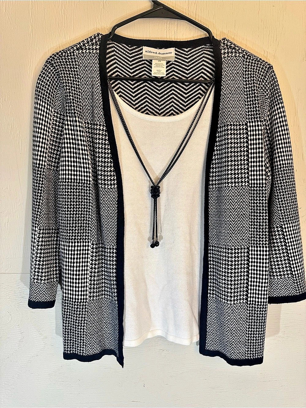 Alfred Dunner Black & White Patterned Open Front Jacket Like New